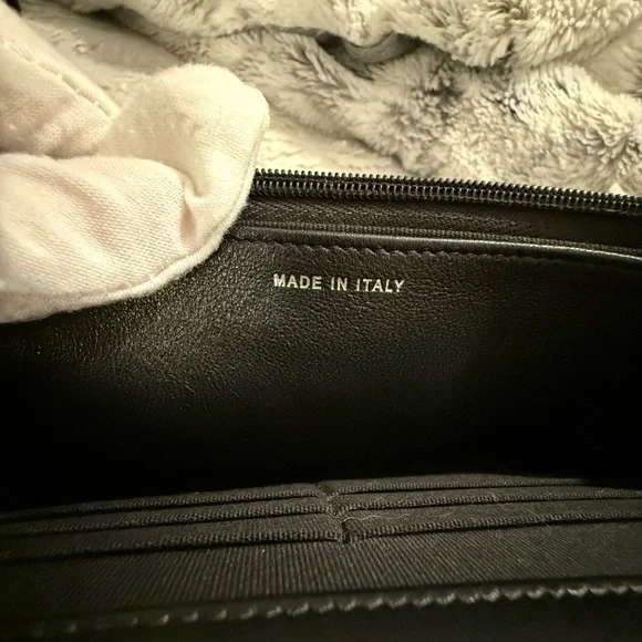 🔥RARE!! CHANEL•24C Star CC Lambskin Quilted Wallet On Chain - Picture 12 of 16